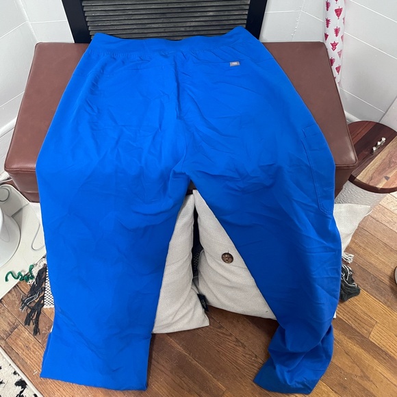 Figs Technical Collection - Picture 3 of 4